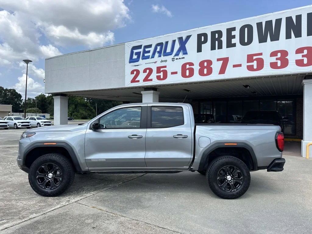 Used 2024 Silver GMC Elevation image 11