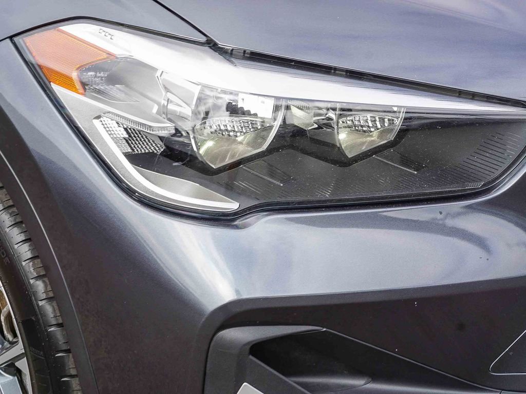 Used 2021 Gray BMW sDrive28i image 11
