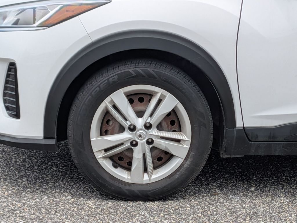 Used 2024 White Nissan S image 13