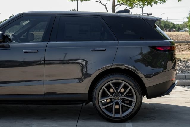 New 2026  Land Rover SE image 16