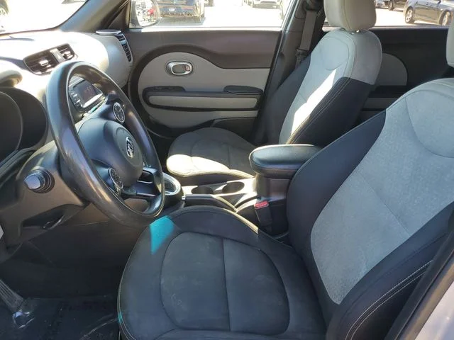 Used 2014 Silver Kia Plus image 17