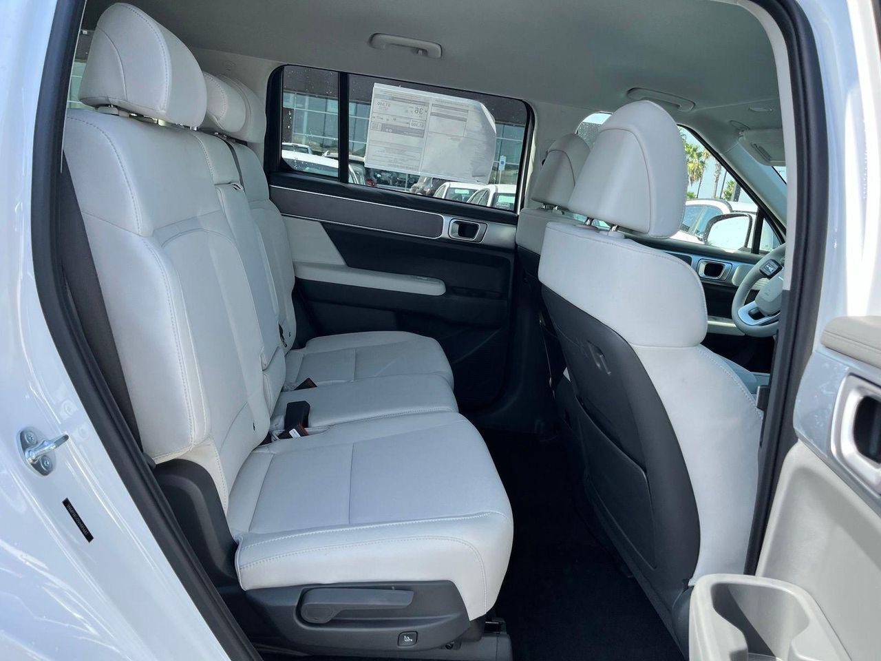 New 2027 White Hyundai SE image 19
