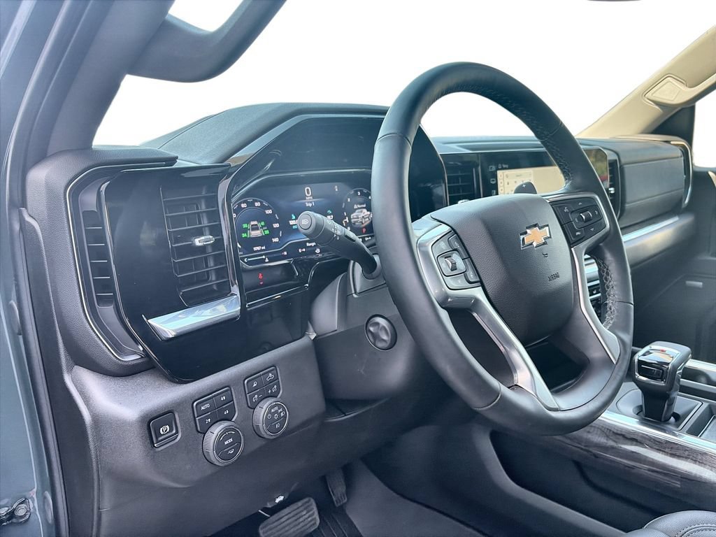 Used 2025 Cypress Gray Chevrolet LTZ image 10