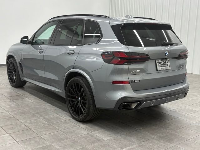 Used 2024 Gray BMW xDrive40i image 4