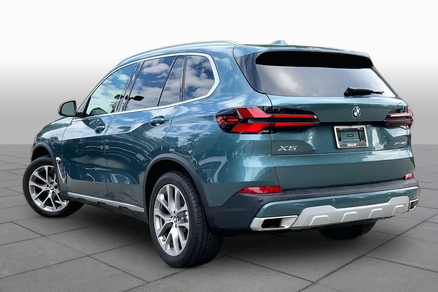 Used 2025 Blue Ridge Mountain Metallic BMW xDrive40i image 12