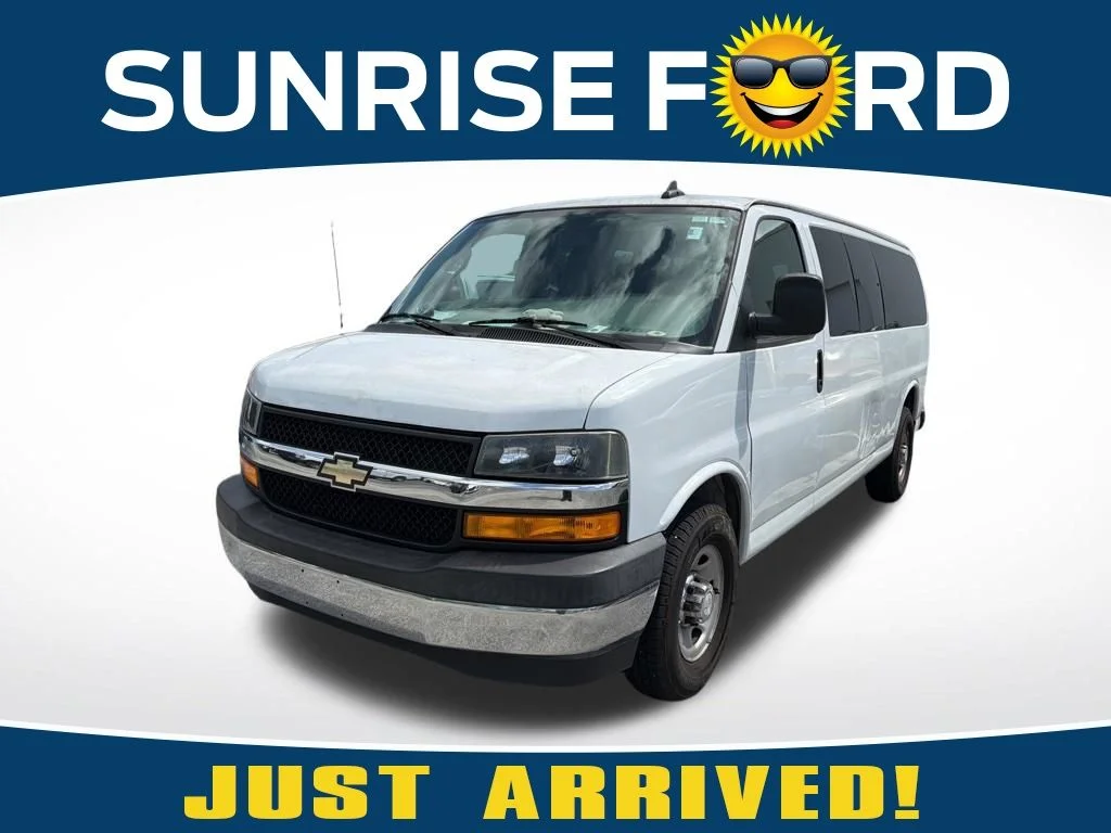 2018 Chevrolet Express 3500 LT Extended's photo