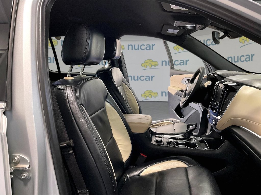 Used 2022 Silver Chevrolet LS image 11