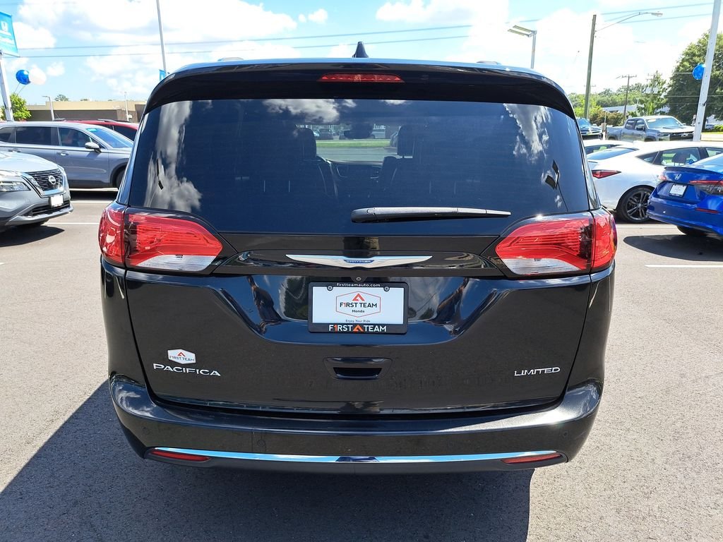 Used 2017 Black Chrysler Limited image 11
