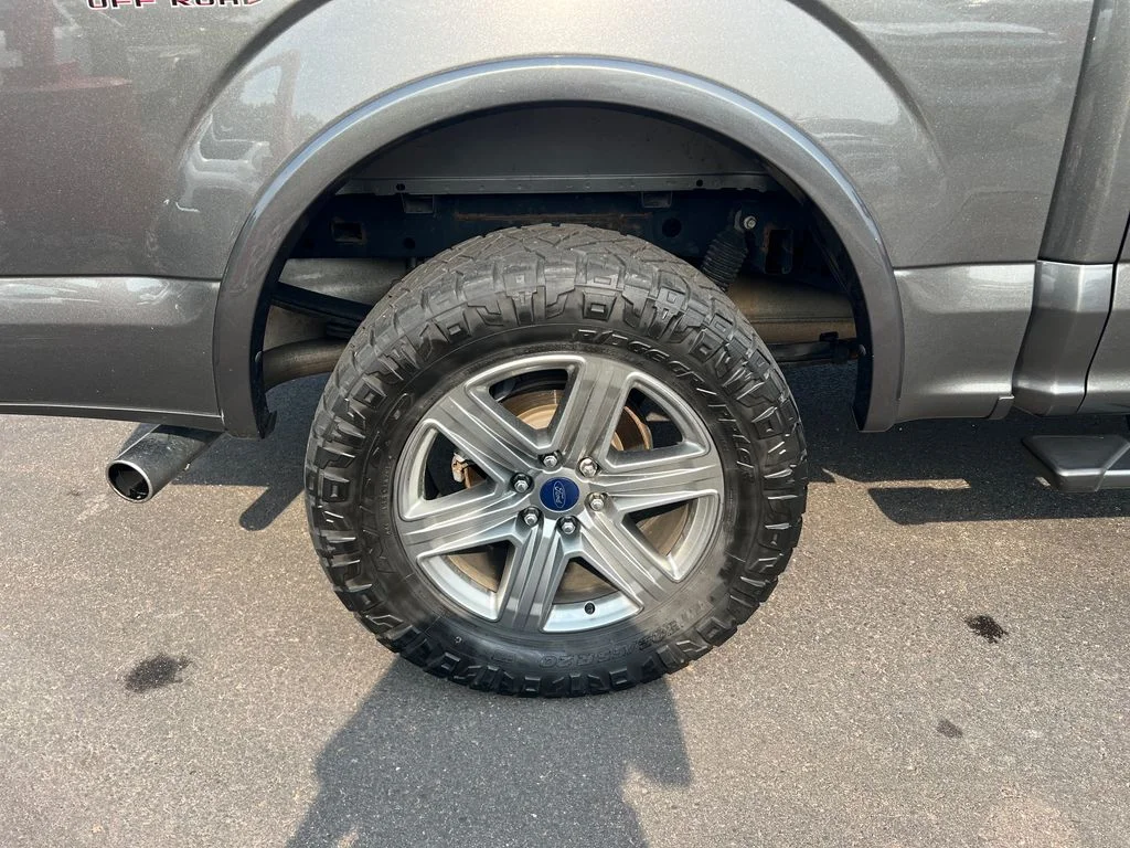 Used 2018 Gray Ford XLT image 17