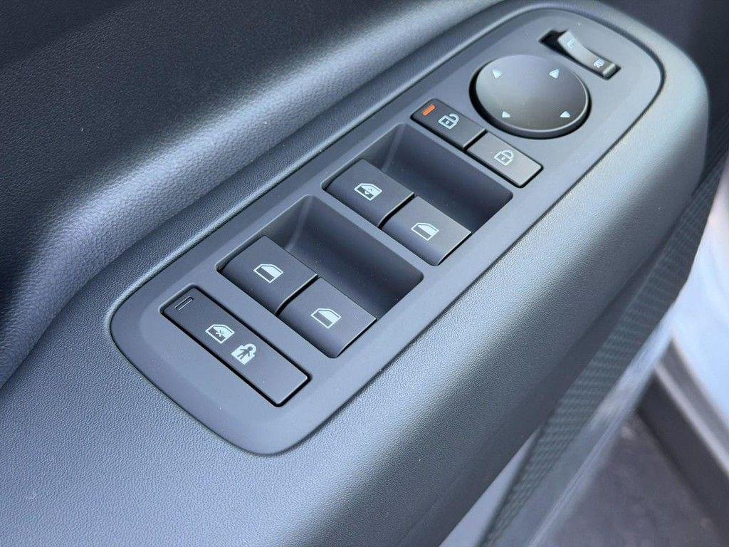 New 2026 Silver Hyundai SE image 9