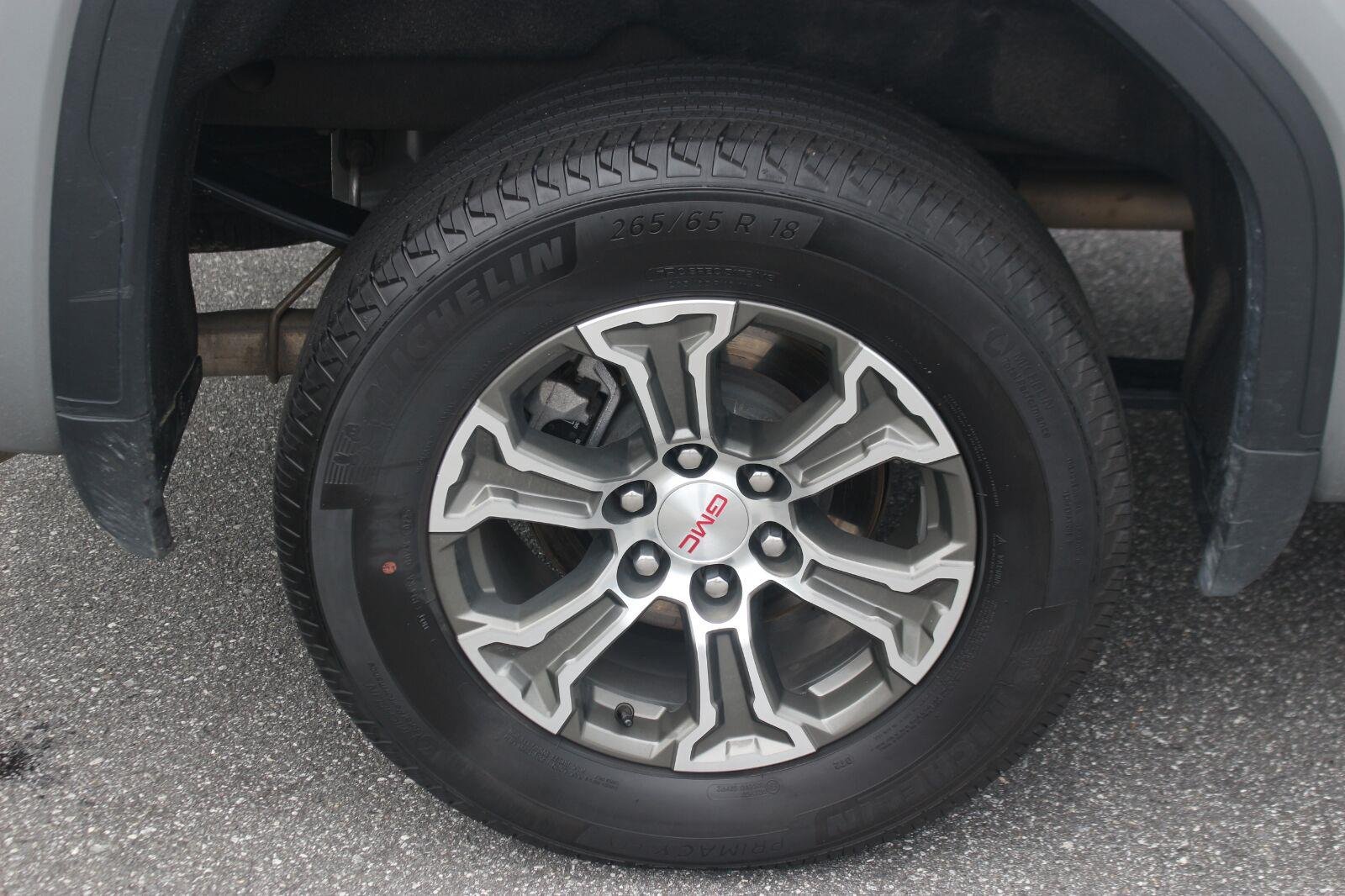 Used 2025 Sterling Metallic GMC SLT image 37