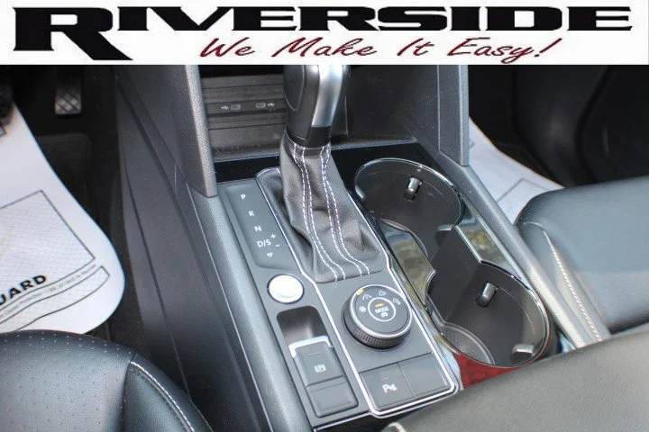 Used 2023 White Volkswagen 3.6L V6 SE w/Technology image 10