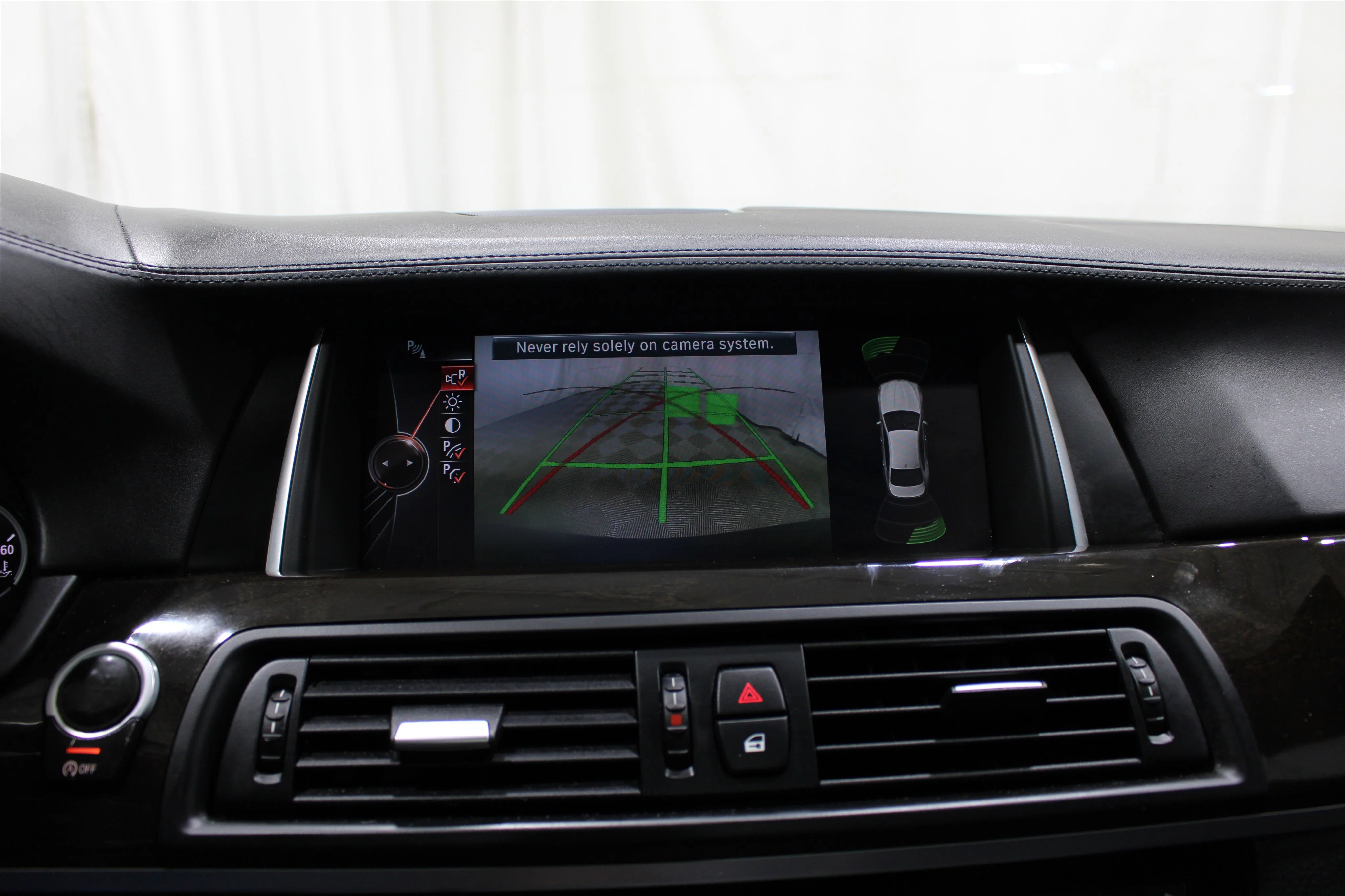 2016 BMW 5 Series 550i - Photo 16