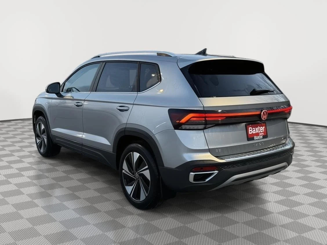 New 2026 Pyrite Silver Metallic Volkswagen SE image 5