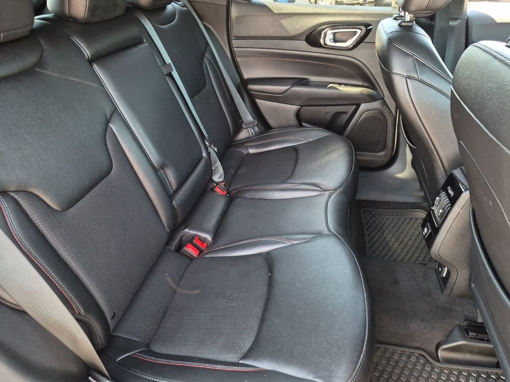 Used 2024 Silver Jeep Trailhawk image 31