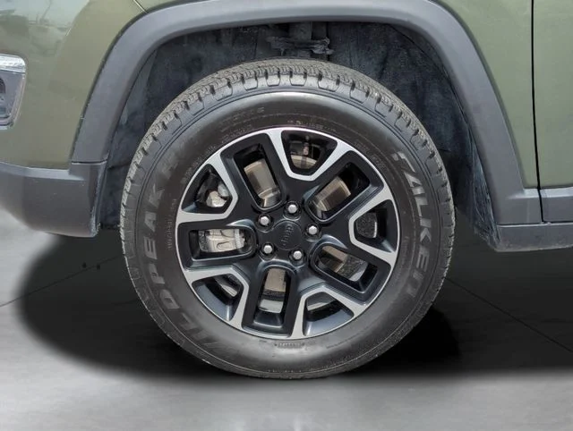 Used 2021 Green Jeep Trailhawk image 36