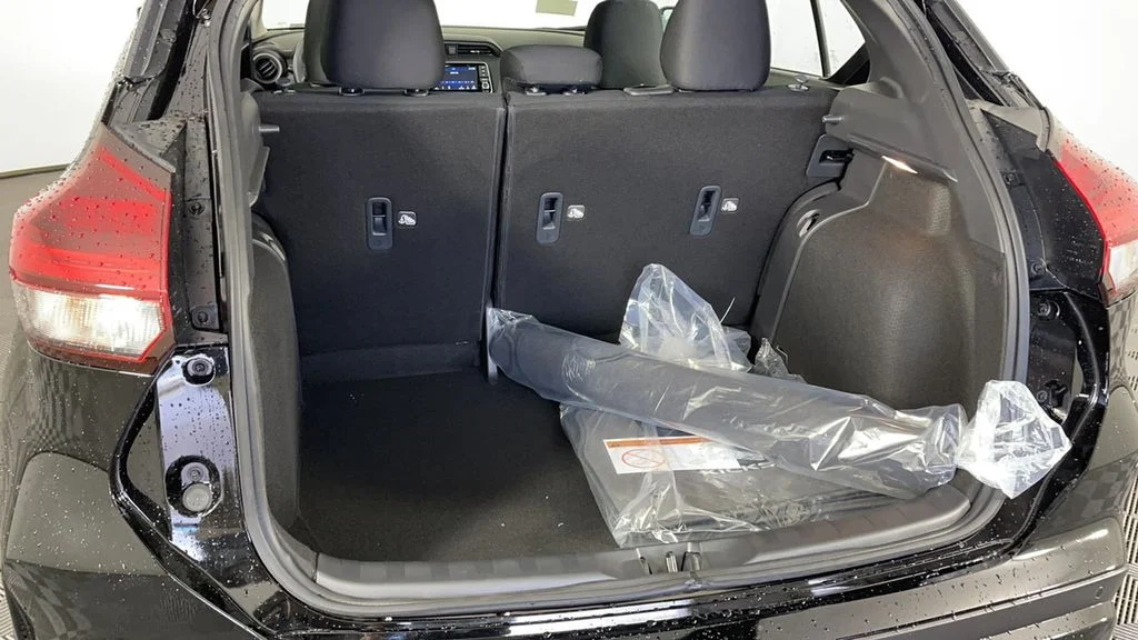 2025 Nissan KICKS PLAY Base - Photo 32