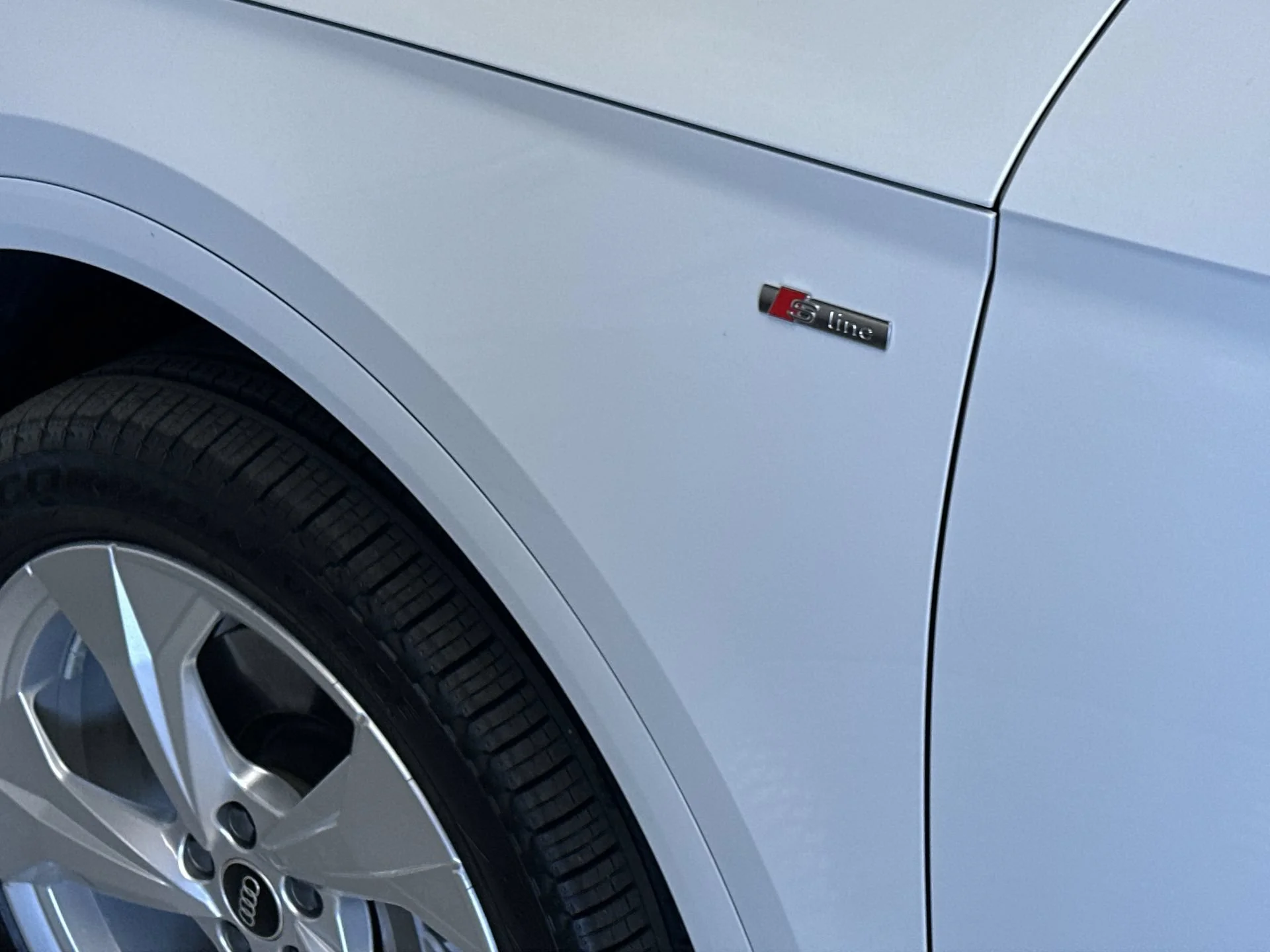 Used 2025 Glacier White Metallic Audi S line Premium Plus image 26