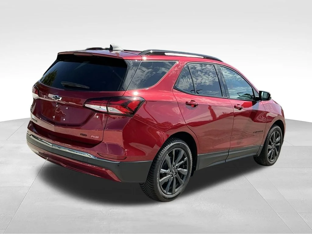 Used 2023 Red Chevrolet RS image 10
