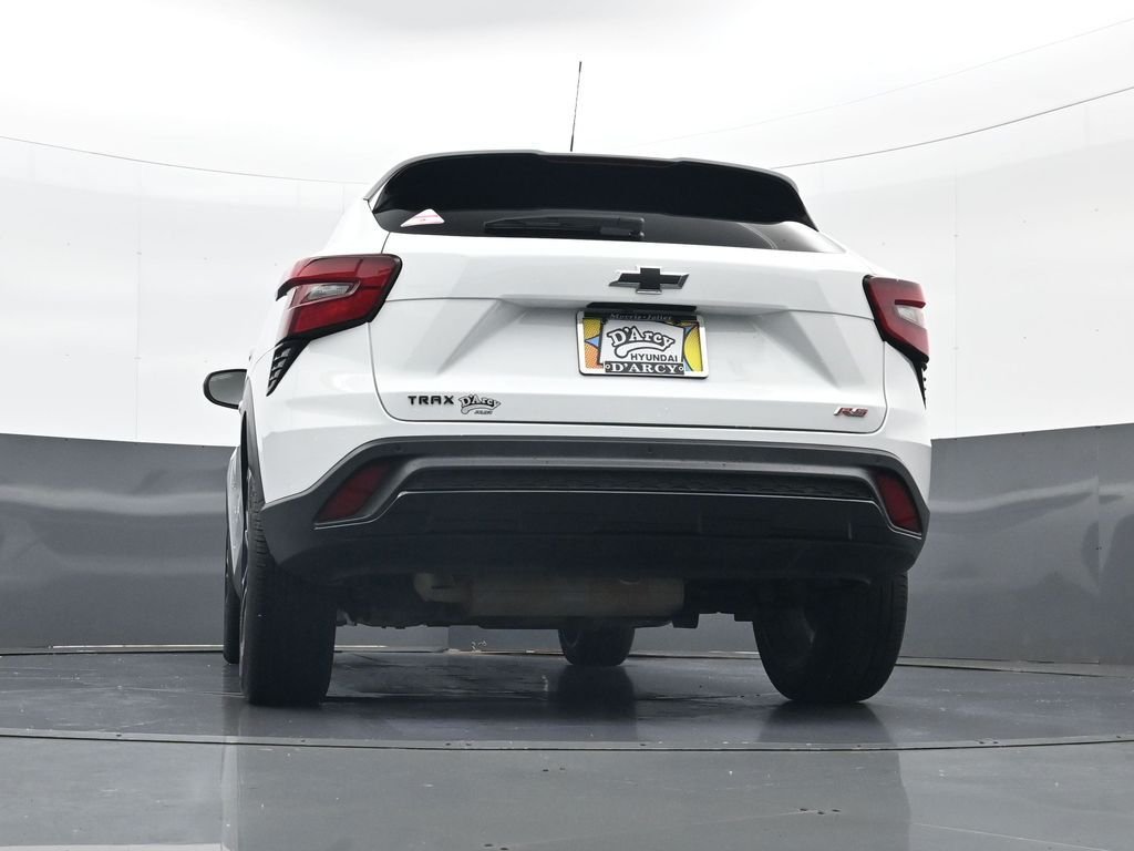 Used 2024 White Chevrolet 2RS image 26