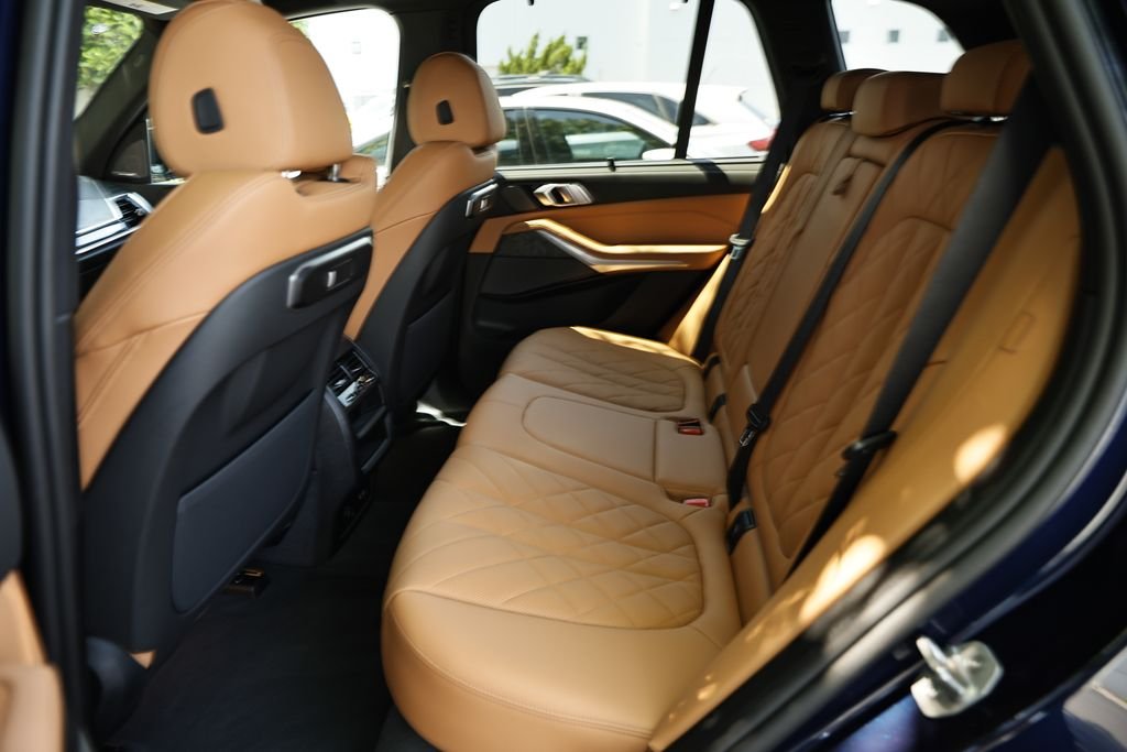 Used 2026 Tanzanite Blue II Met BMW xDrive40i image 26