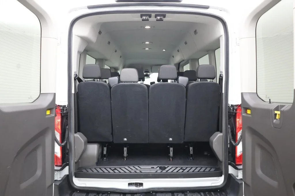 Used 2023 Oxford White Ford T-350 148