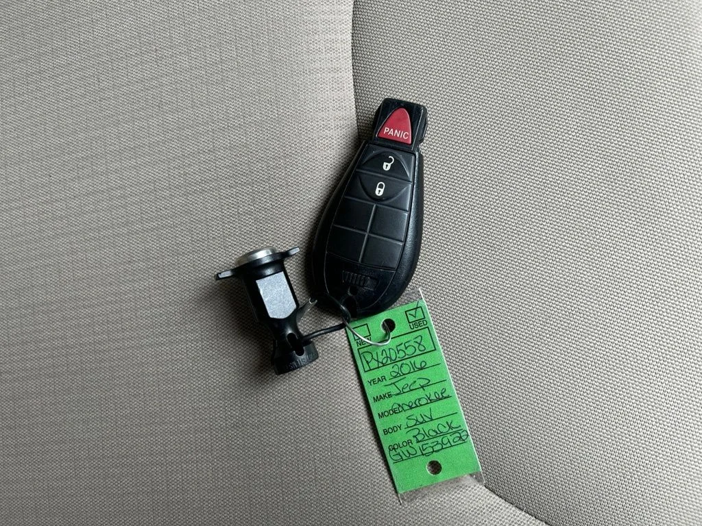 Used 2016 Black Jeep Latitude image 31