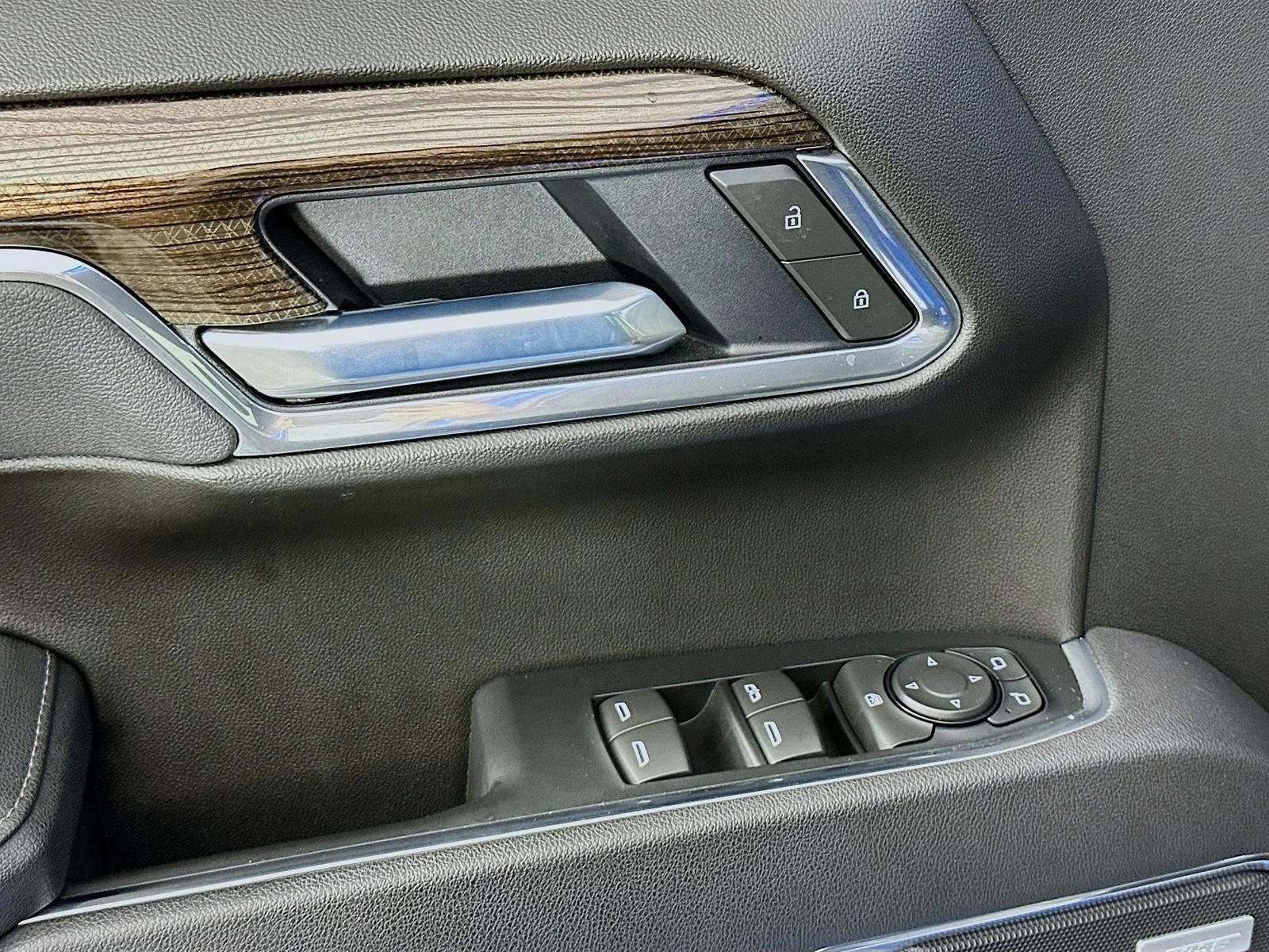 Used 2025 Riptide Blue Metallic Chevrolet LT Trail Boss image 22