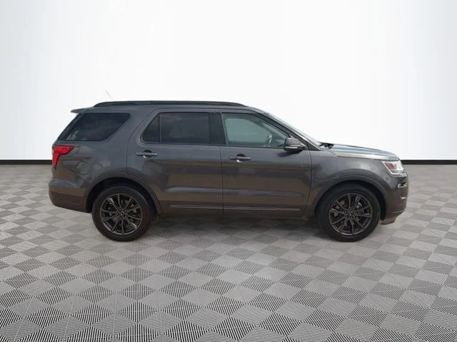 Used 2018 Gray Ford XLT image 6