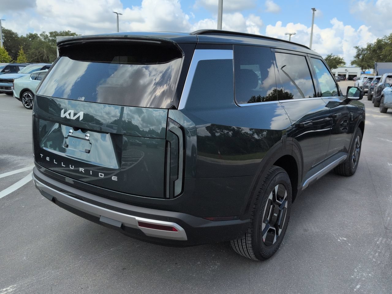 New 2027 Black Jade Green Kia EX image 4