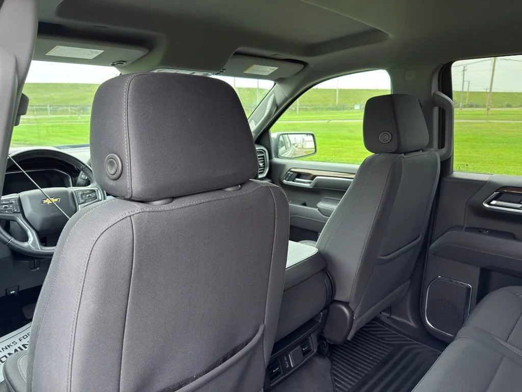 Used 2025 Cypress Gray Chevrolet LT image 27