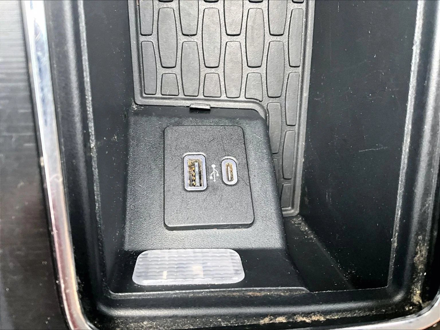 Used 2020 Beige Lincoln Reserve image 32