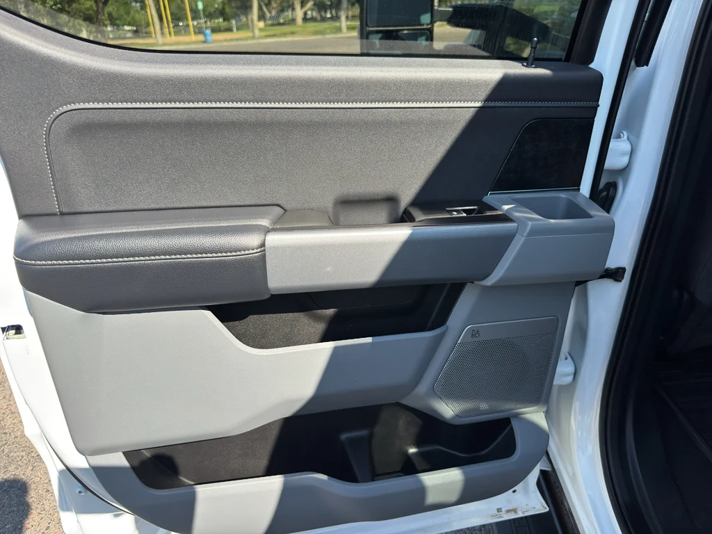 Used 2023 Oxford White Ford XLT image 18