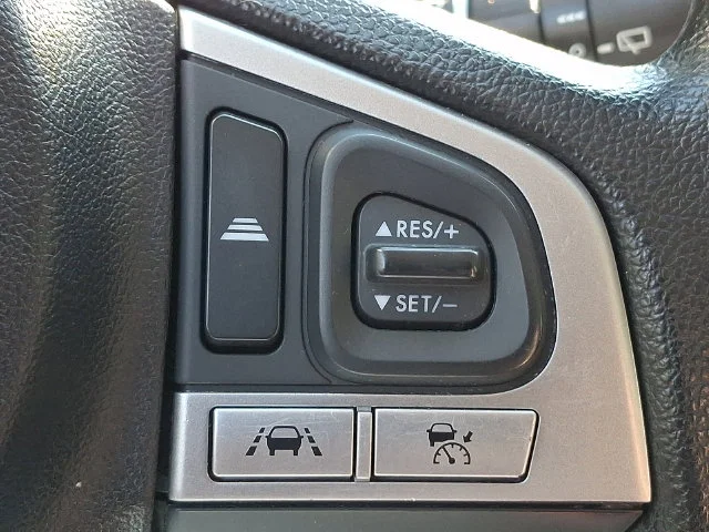 Used 2018 Black Subaru 2.5i Premium image 25