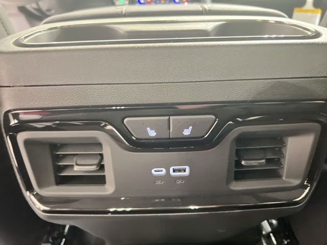 Used 2025 Silver GMC AT4 image 20