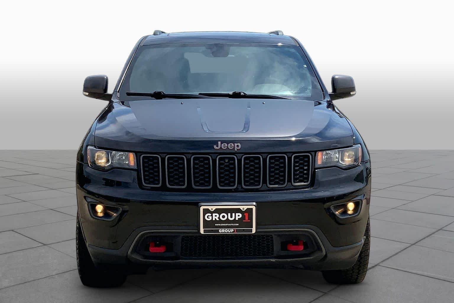 Used 2019 Diamond Black Crystal Pearlcoat Jeep Trailhawk image 4
