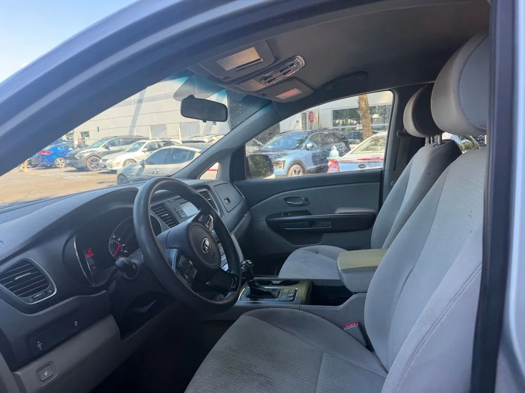 Used 2016 Bright Silver Metallic Kia LX image 10