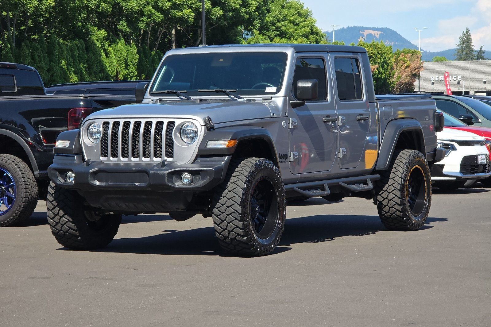 Used 2020 Silver Jeep Sport image 8