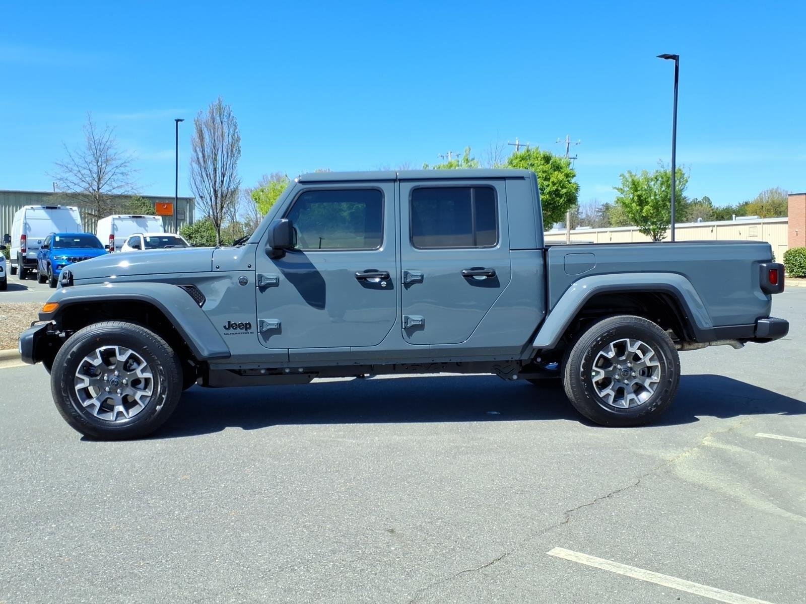 New 2026 Anvil Clear-Coat Exterior Paint Jeep Sahara image 3