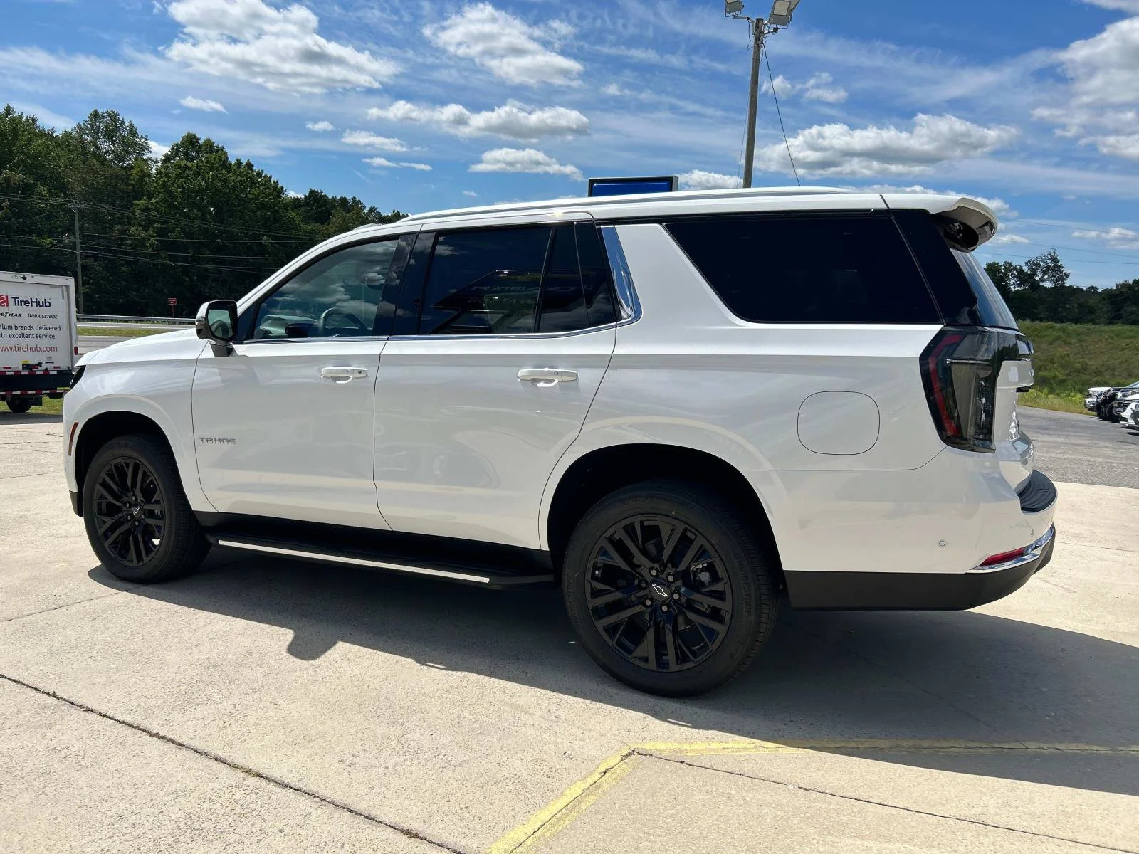 2025 Chevrolet Tahoe LT - Photo 6