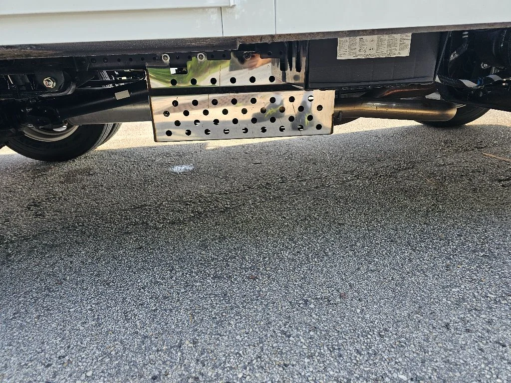 New 2024  Isuzu  image 22