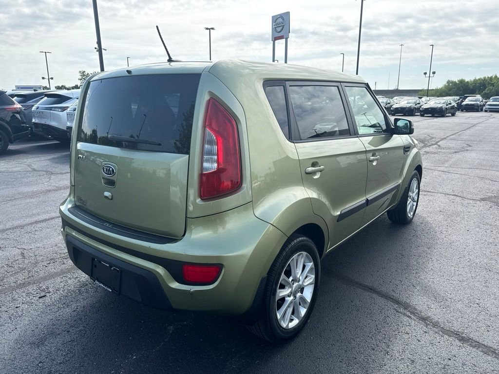 Used 2012 Green Kia Plus image 3