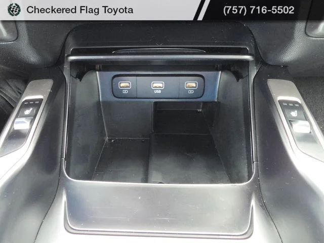 Used 2022 Aruba Green Kia S image 22