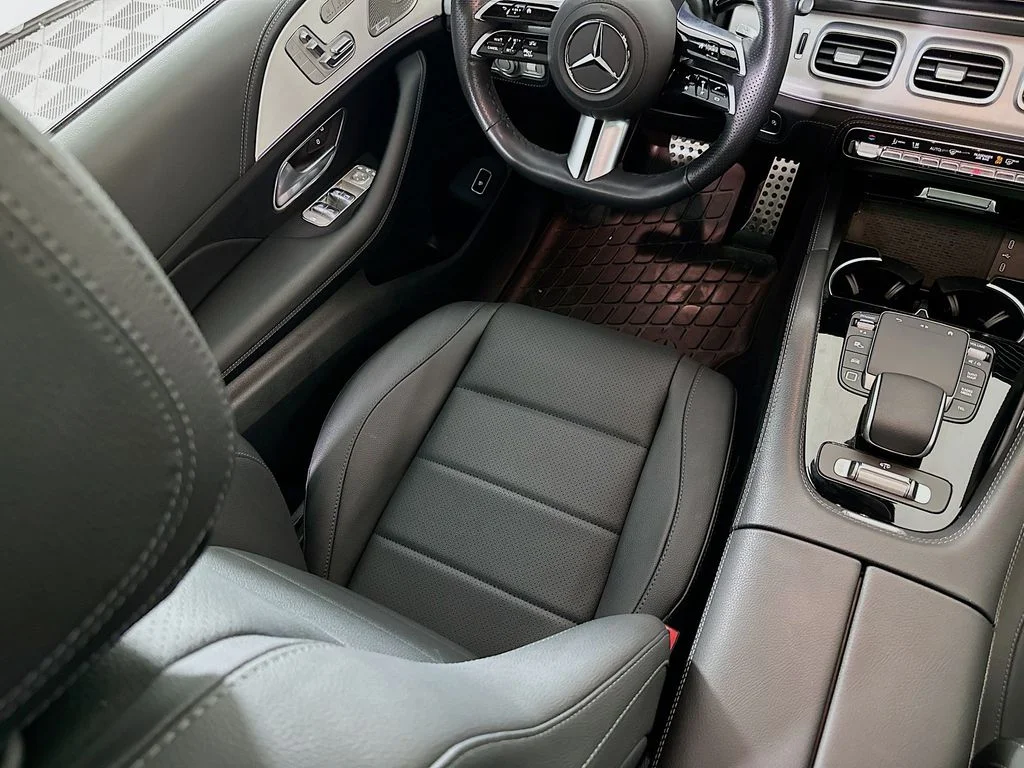 Used 2025  Mercedes-Benz GLS 450 image 24