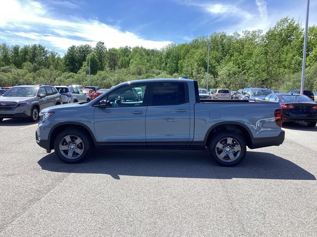 Used 2024 Sonic Gray Pearl Honda TrailSport image 3
