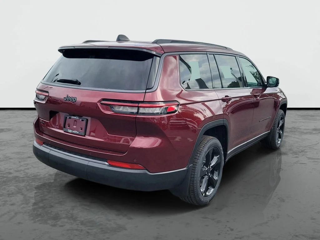New 2026 Velvet Red Pearl-Coat Exterior Paint Jeep Limited image 2