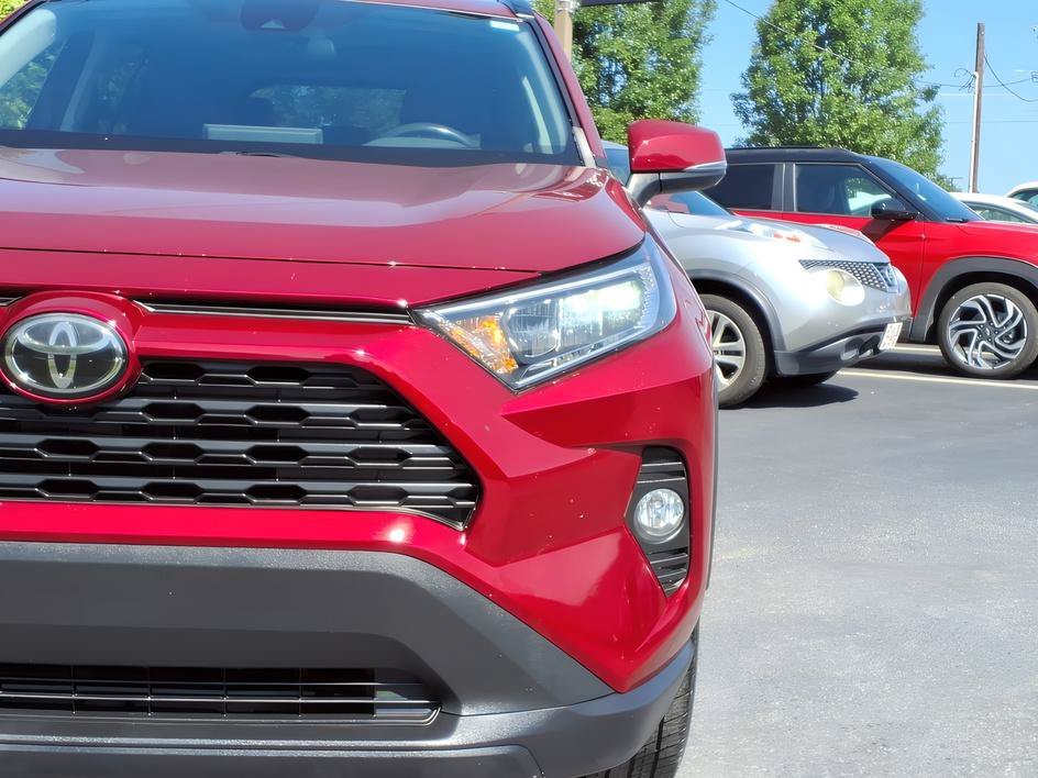Used 2019 Ruby Flare Pearl Toyota XLE Premium image 11