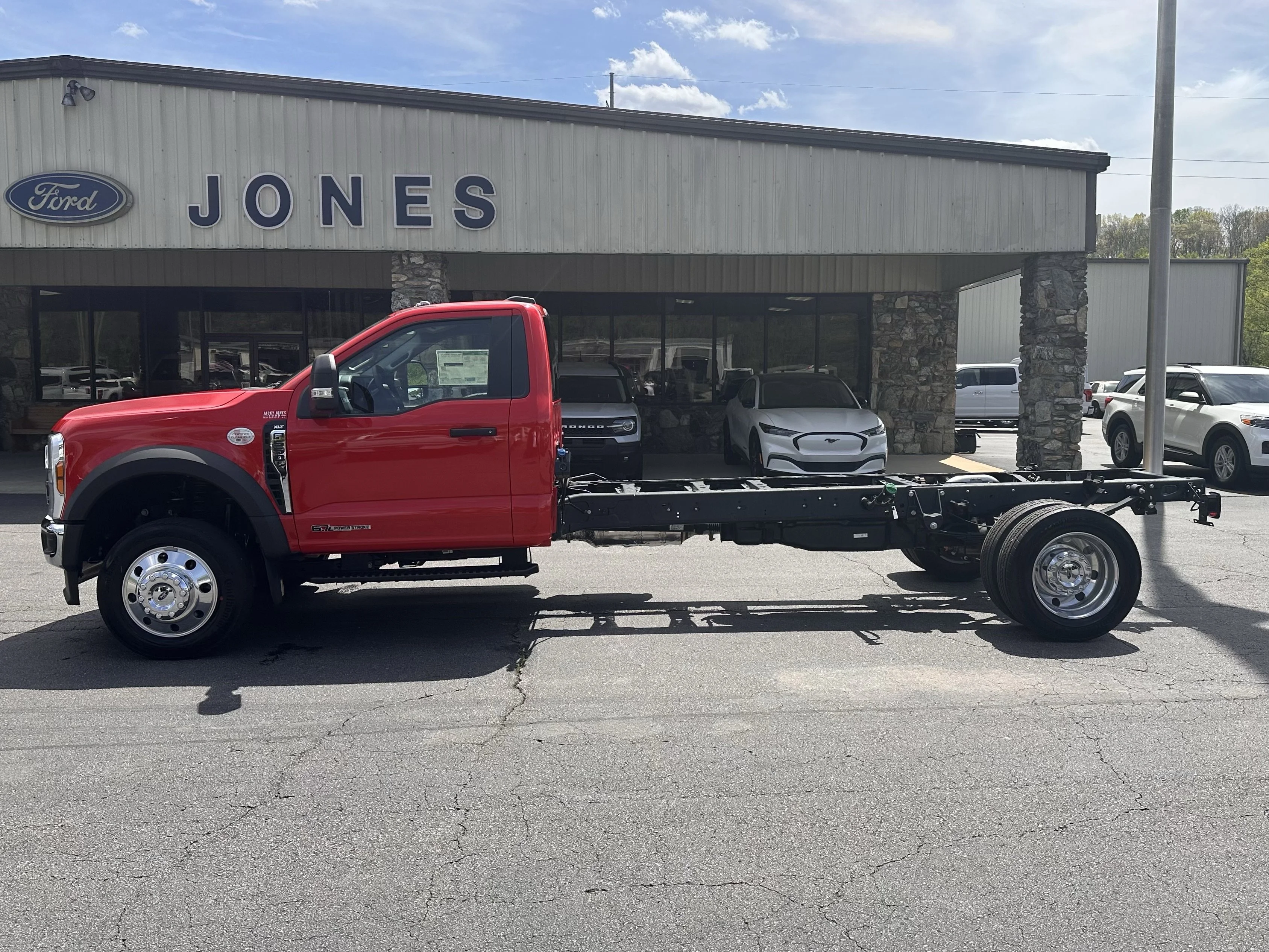 2026 Ford F-550 XLT Regular Cab 205-In DRW's photo