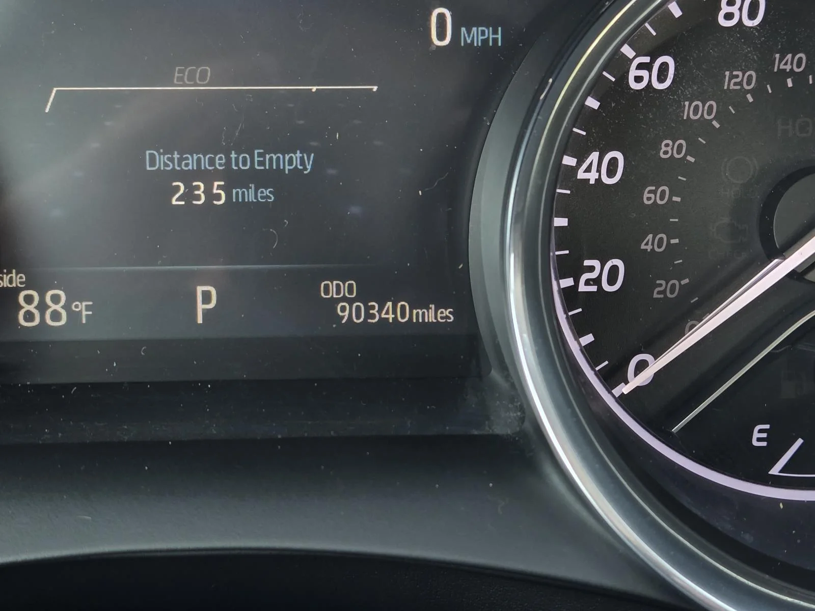 Used 2019 Celestial Silver Metallic Toyota XLE Auto (Natl) image 23