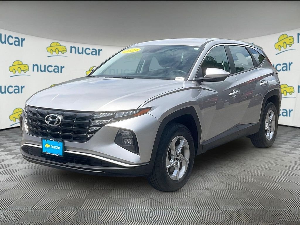 Used 2023 Silver Hyundai SE image 3